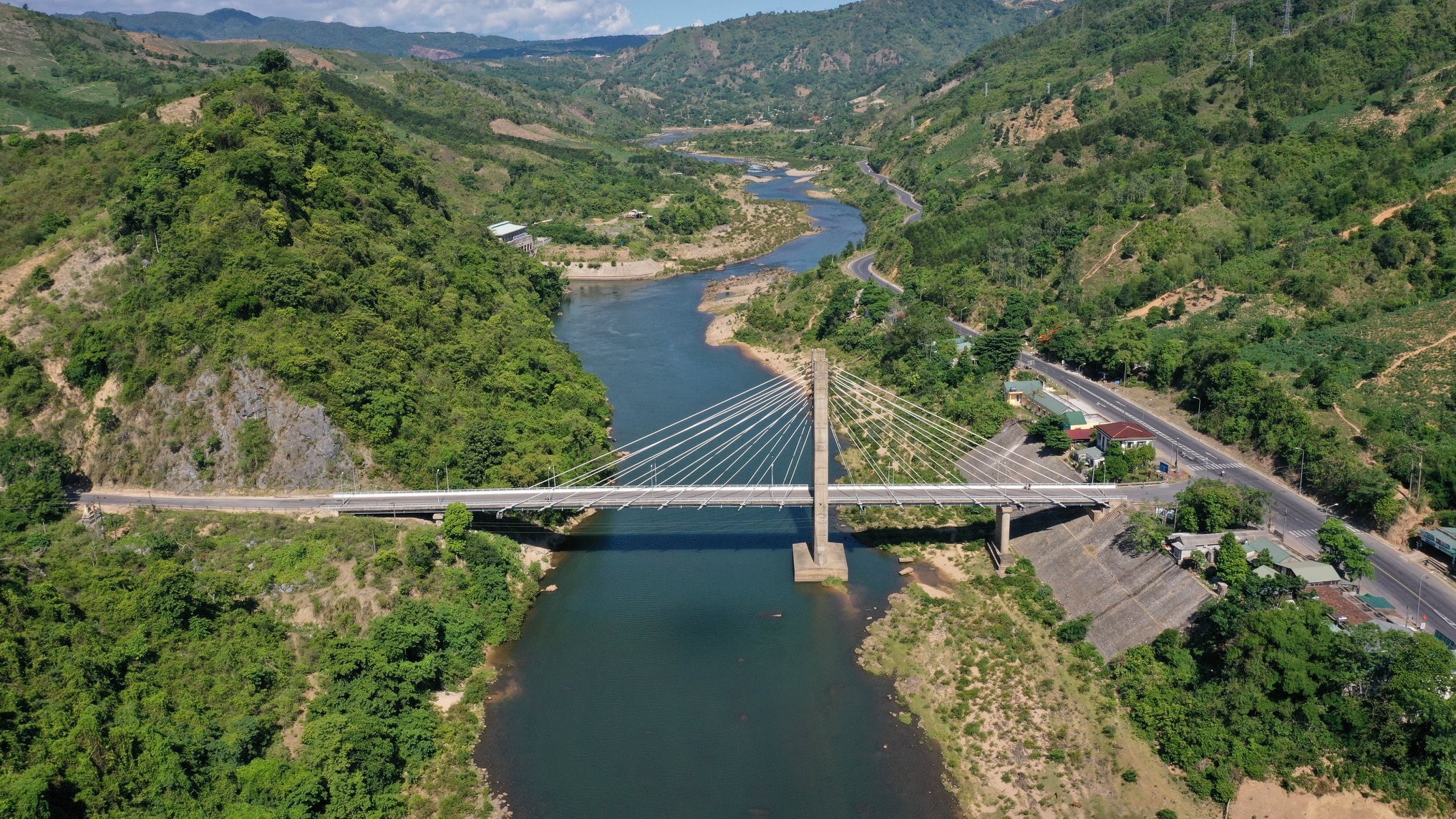 Cầu treo Đakrông